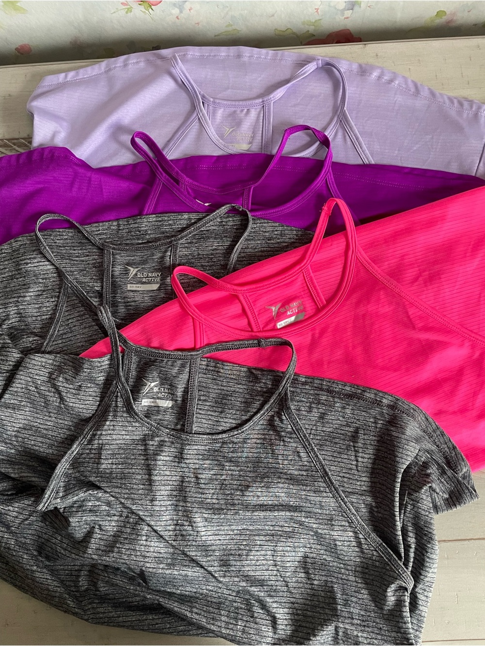 Bundle of 5 Old Navy Active Gym Tank Top Large